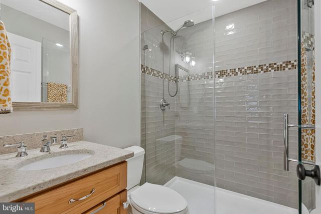 10912 HUNT CLUB RD, Reston, VA 20190