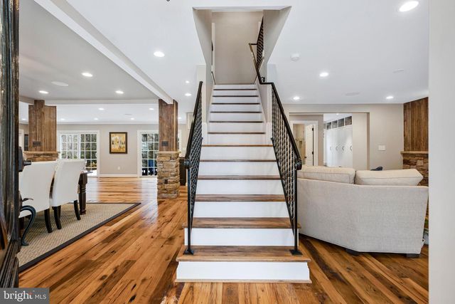 10912 HUNT CLUB RD, Reston, VA 20190