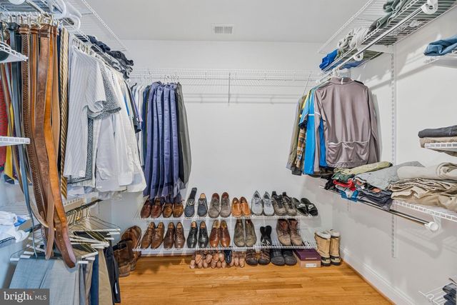 10912 HUNT CLUB RD, Reston, VA 20190