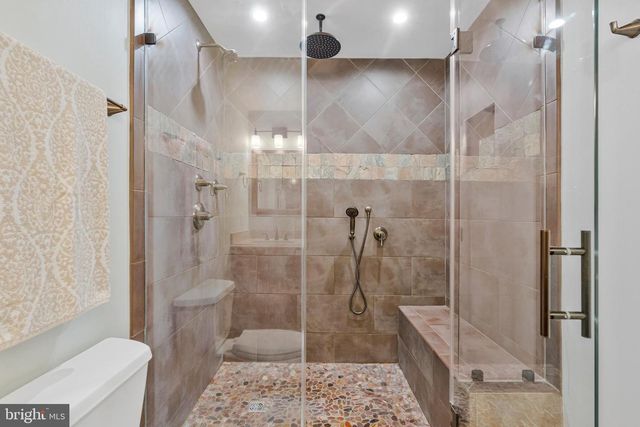 10912 HUNT CLUB RD, Reston, VA 20190