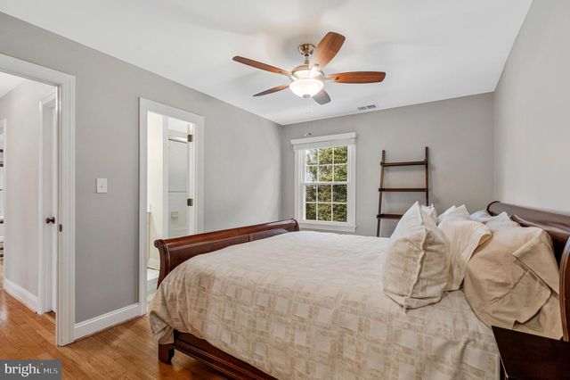 10912 HUNT CLUB RD, Reston, VA 20190