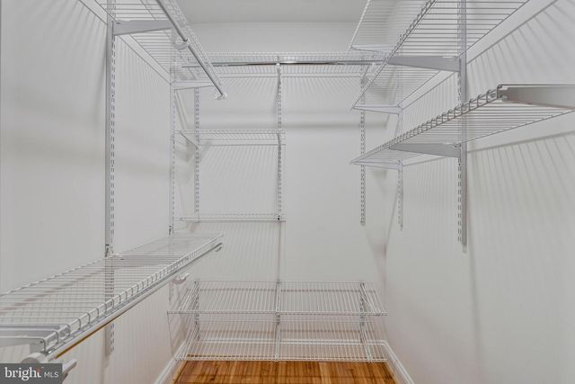 10912 HUNT CLUB RD, Reston, VA 20190