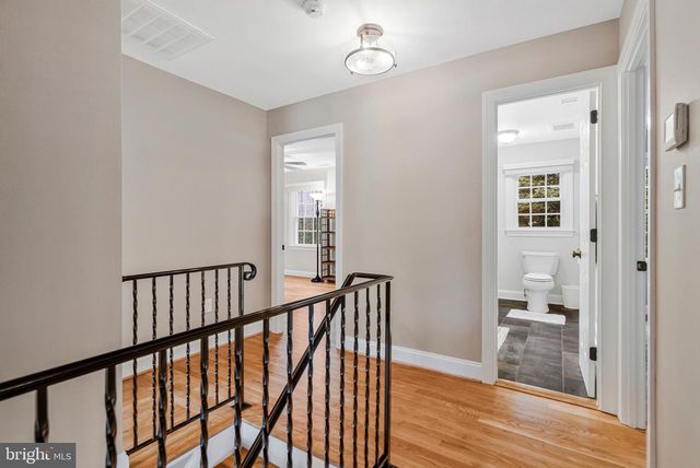 10912 HUNT CLUB RD, Reston, VA 20190