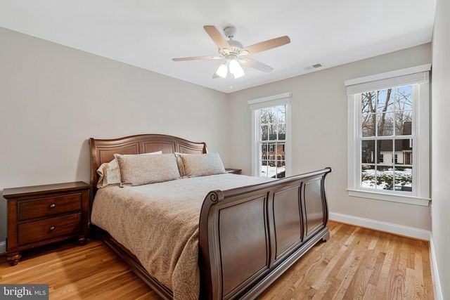 10912 HUNT CLUB RD, Reston, VA 20190