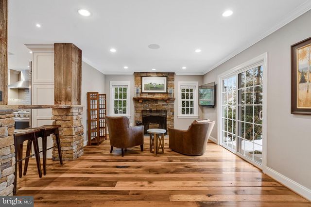 10912 HUNT CLUB RD, Reston, VA 20190