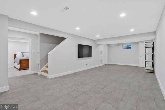 10912 HUNT CLUB RD, Reston, VA 20190