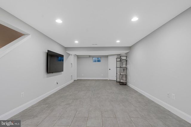 10912 HUNT CLUB RD, Reston, VA 20190