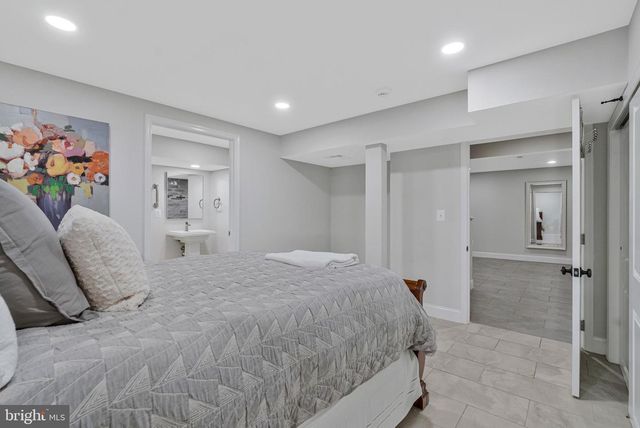 10912 HUNT CLUB RD, Reston, VA 20190