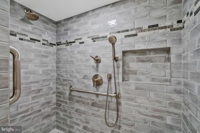 10912 HUNT CLUB RD, Reston, VA 20190