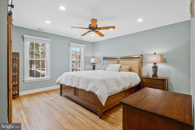 10912 HUNT CLUB RD, Reston, VA 20190