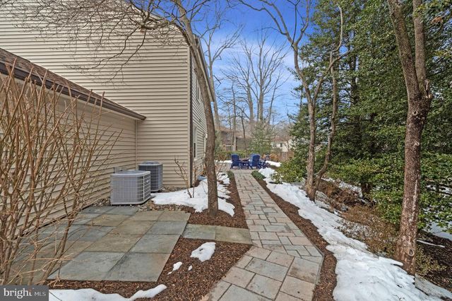 10912 HUNT CLUB RD, Reston, VA 20190