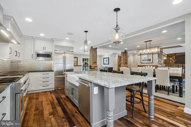 10912 HUNT CLUB RD, Reston, VA 20190