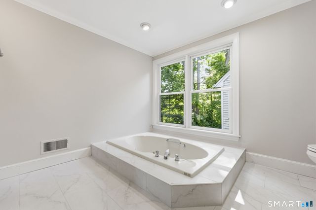 10 Kendrick Lane, Windsor, CT 06095