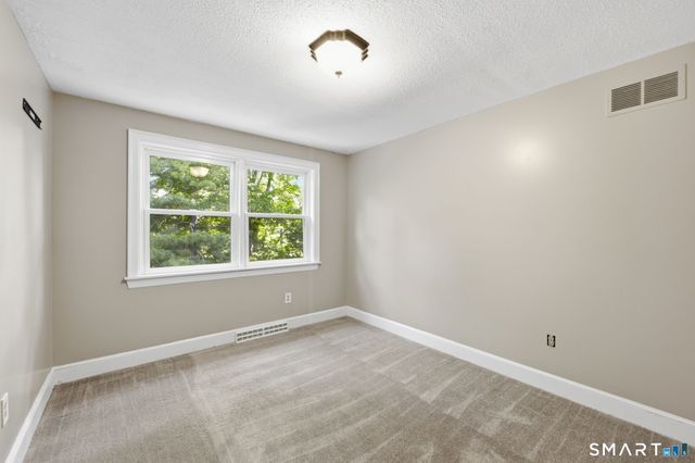 10 Kendrick Lane, Windsor, CT 06095