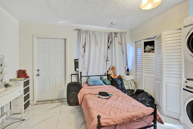 640 NE 160th Street, Miami, FL 33162