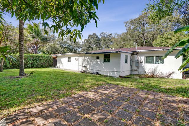 640 NE 160th Street, Miami, FL 33162