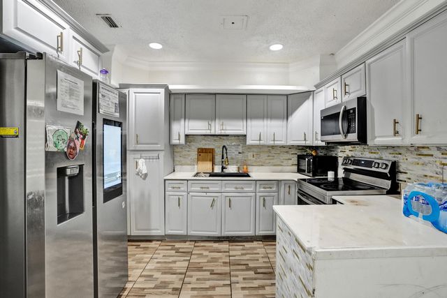 640 NE 160th Street, Miami, FL 33162