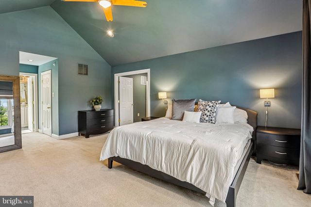 915 NOAHS CIR, Warrington, PA 18976
