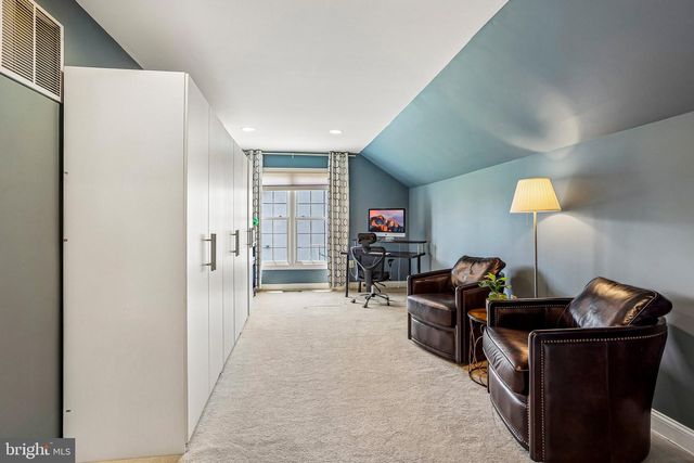 915 NOAHS CIR, Warrington, PA 18976