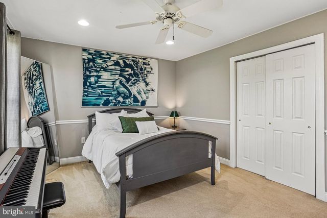 915 NOAHS CIR, Warrington, PA 18976