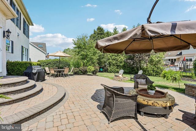 915 NOAHS CIR, Warrington, PA 18976