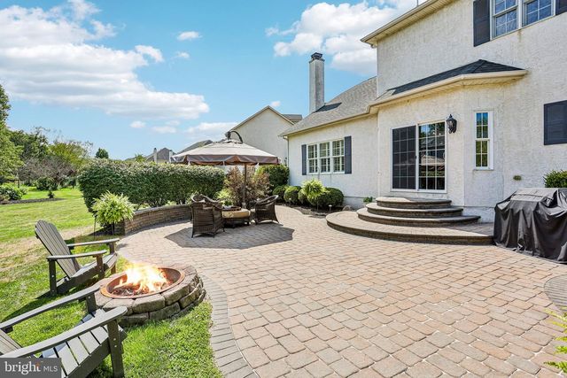 915 NOAHS CIR, Warrington, PA 18976