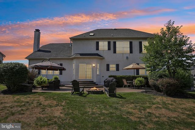 915 NOAHS CIR, Warrington, PA 18976