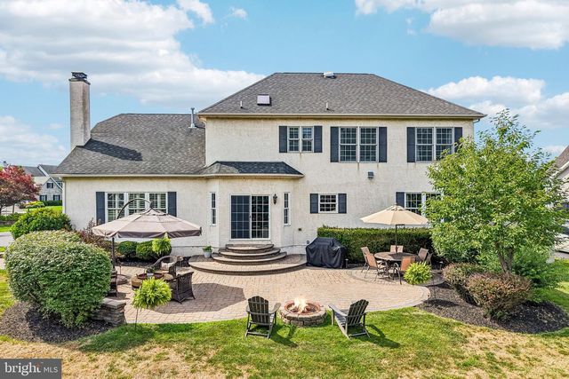 915 NOAHS CIR, Warrington, PA 18976