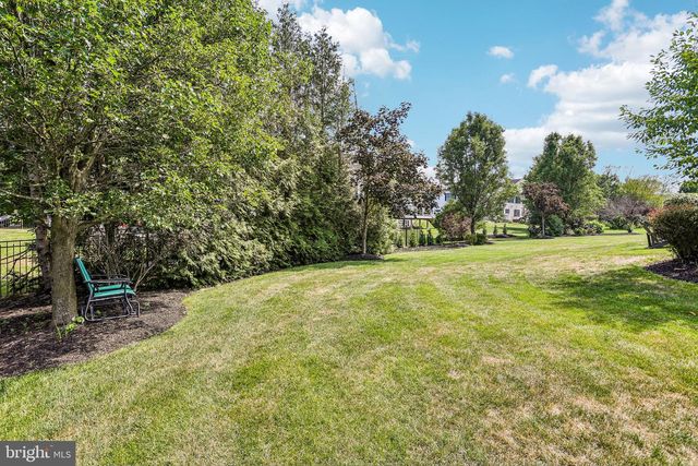 915 NOAHS CIR, Warrington, PA 18976