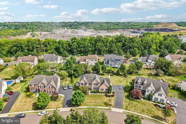 915 NOAHS CIR, Warrington, PA 18976