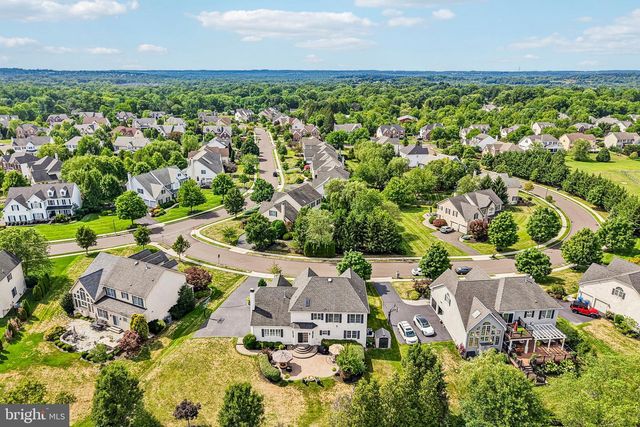 915 NOAHS CIR, Warrington, PA 18976