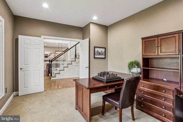 915 NOAHS CIR, Warrington, PA 18976