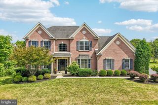 915 NOAHS CIR, Warrington, PA 18976