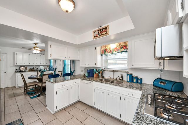 1805 9th Street, Hempstead, TX 77445
