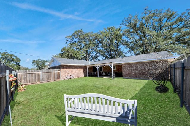 1805 9th Street, Hempstead, TX 77445