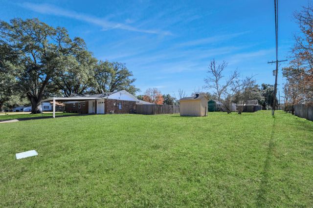1805 9th Street, Hempstead, TX 77445