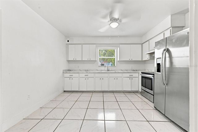 2425 9TH AVENUE E, Bradenton, FL 34208