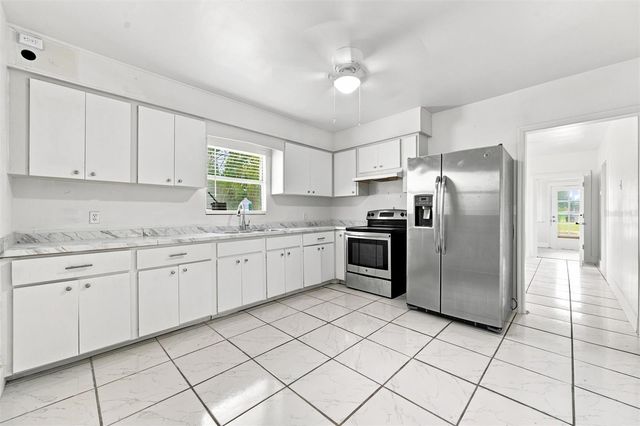 2425 9TH AVENUE E, Bradenton, FL 34208