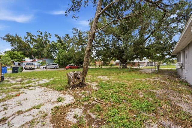 2425 9TH AVENUE E, Bradenton, FL 34208