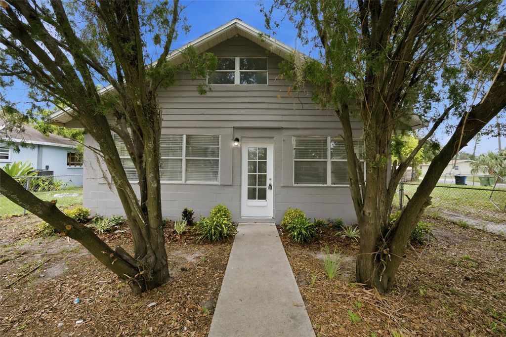 2425 9TH AVENUE E, Bradenton, FL 34208