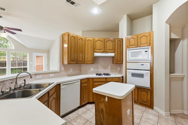 1229 Sam Dennis Drive, Lewisville, TX 75077