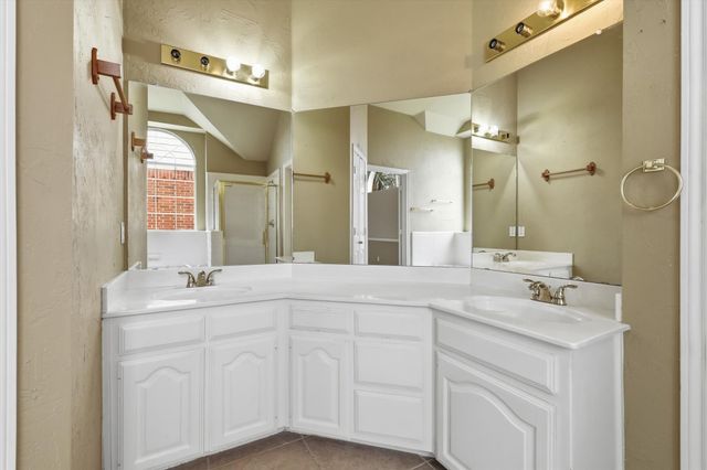 1229 Sam Dennis Drive, Lewisville, TX 75077