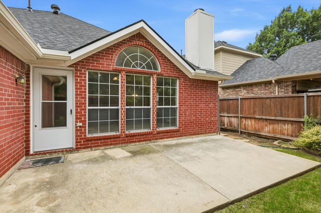 1229 Sam Dennis Drive, Lewisville, TX 75077