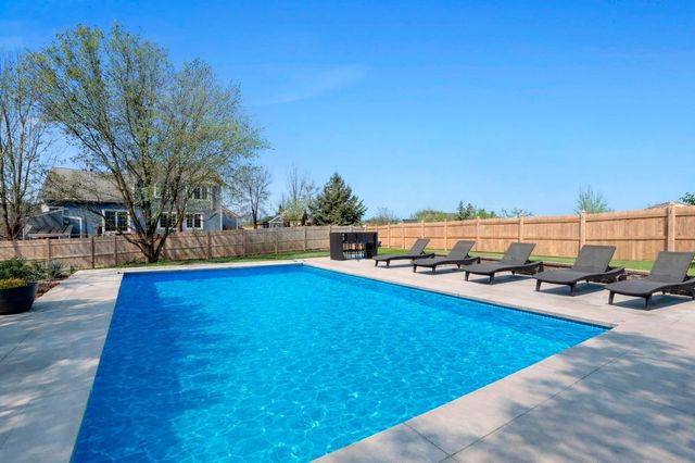 14466 Bluebird Trail NE, Prior Lake, MN 55372