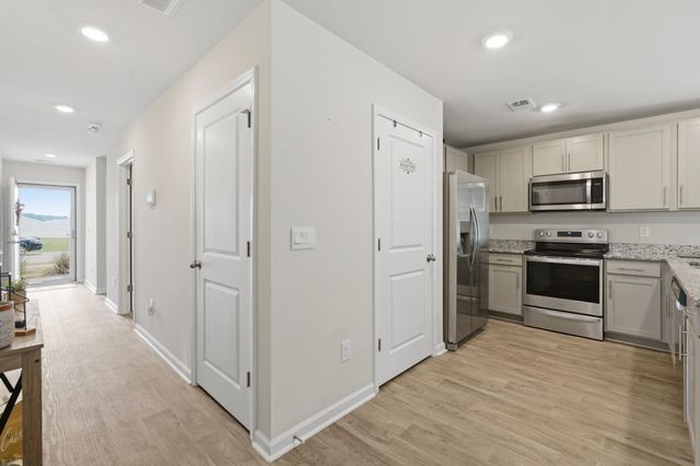 276 Country Grove Way, Galivants Ferry, SC 29544