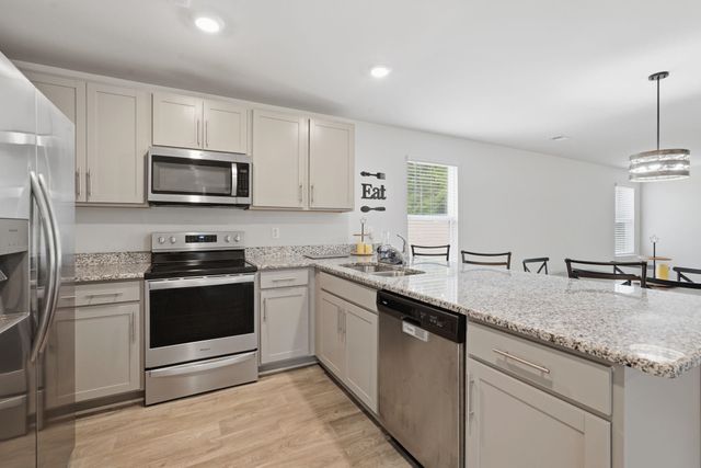 276 Country Grove Way, Galivants Ferry, SC 29544