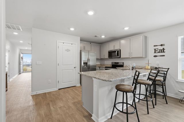 276 Country Grove Way, Galivants Ferry, SC 29544