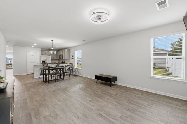276 Country Grove Way, Galivants Ferry, SC 29544