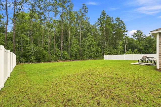 276 Country Grove Way, Galivants Ferry, SC 29544