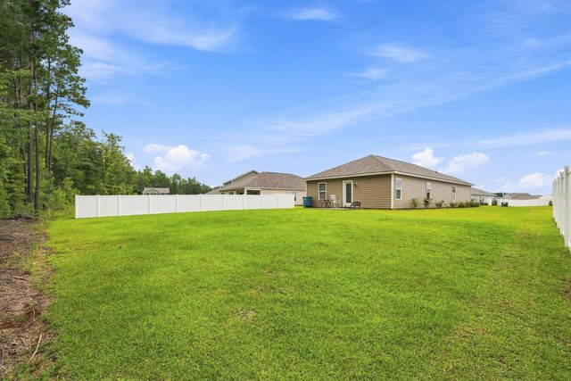276 Country Grove Way, Galivants Ferry, SC 29544
